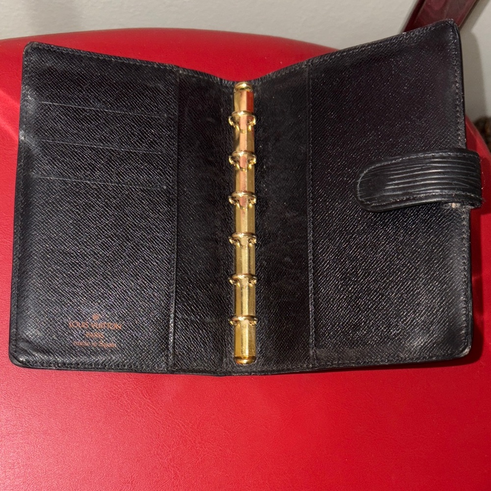 Authentic black EPI  Louis Vuitton agenda / passport holder with COA - Picture 14 of 17